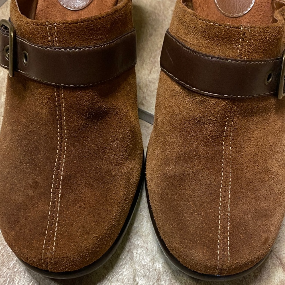Naturalizer Women's Tan & Brown Suede 7.5M Mules with Buckle Office Heels Career
